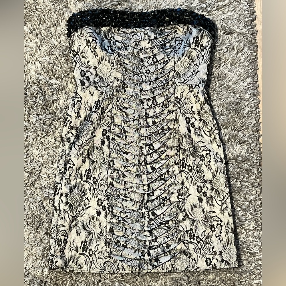 Strapless dress